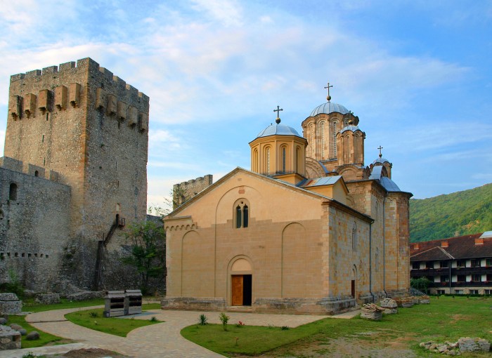 Monastery_Manasija_-_Serbia.JPG